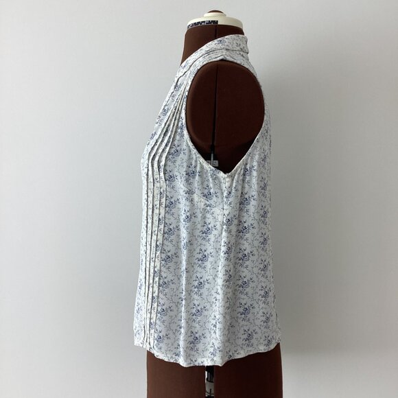 Cottagecore Floral Sleeveless Button Front - Picture 2 of 6